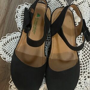 El Naturalista Women's Black picual closed toe Sandals ankle strap size 36 new